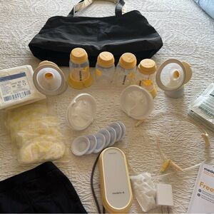 Medela Breast Pump Kit (Electronic) with Black Carry bag